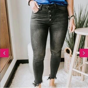 Risen Button‎ Fly Raw Hem Skinny Jeans